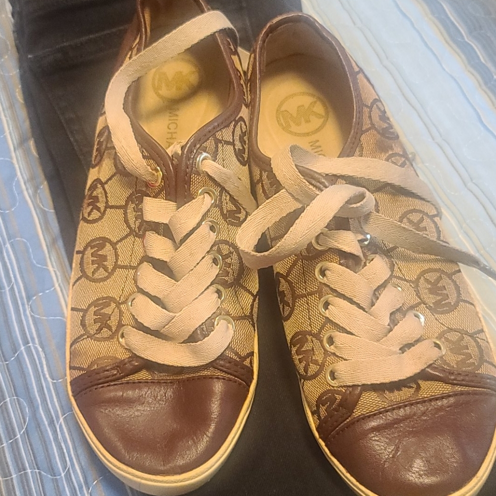Sneakers 👟